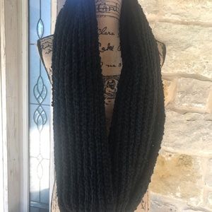 14th & Union Black Wool Infinity Scarf